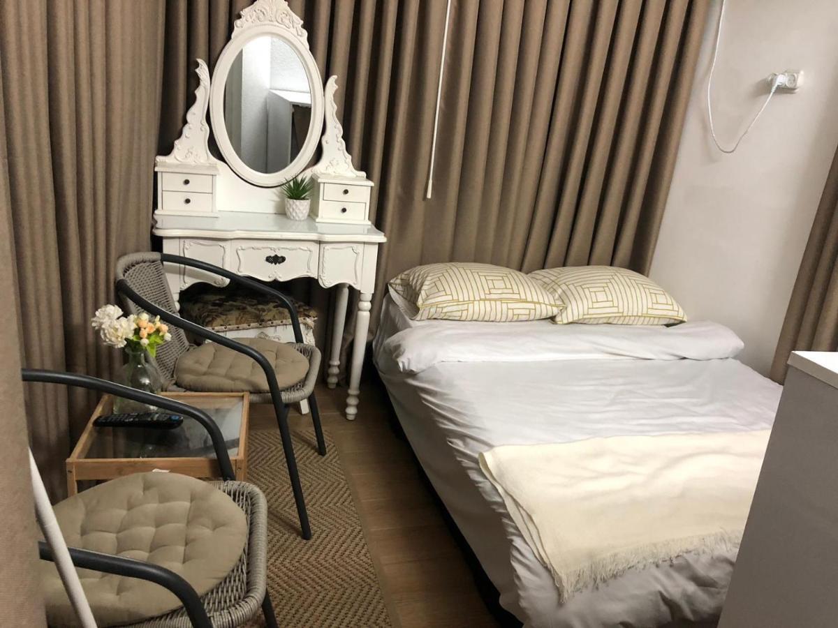 Charming Unit With Pool And Great Amenities Rishon Leziyyon